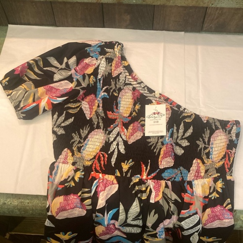One-shoulder blouse